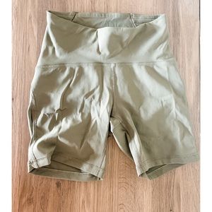 Lululemon size 4 bike shorts olive